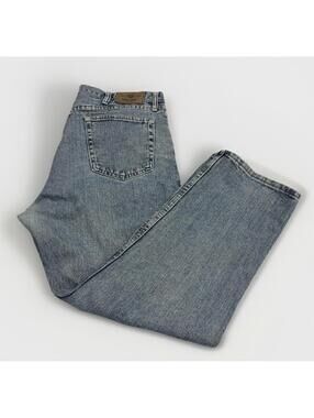 Men’s Wrangler Relaxed Fit Light Wash Straight Leg Jeans Size 38x30